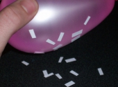Naelektryzowany papier i balony